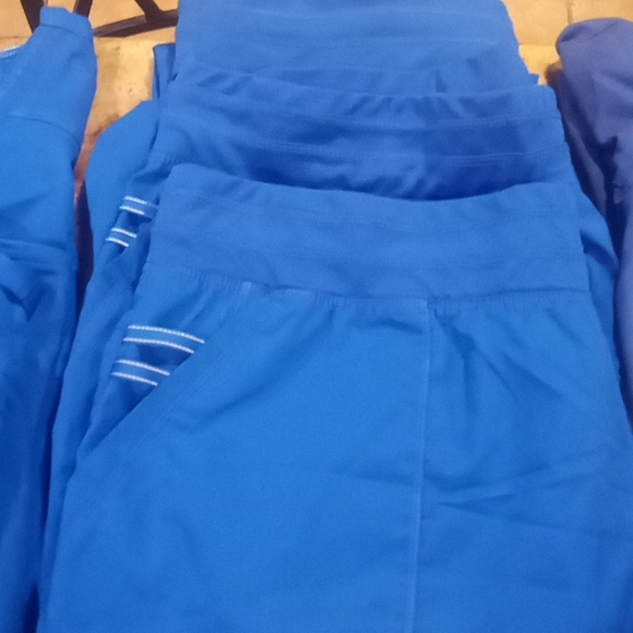 HUGE SCRUBS LOT DICKIES, BUTTER SOFT,CHEROKEE AND OTHERS 15 SETS - Picture 8 of 11